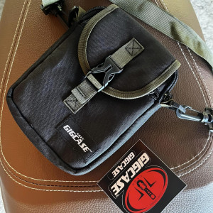 Skater pouch